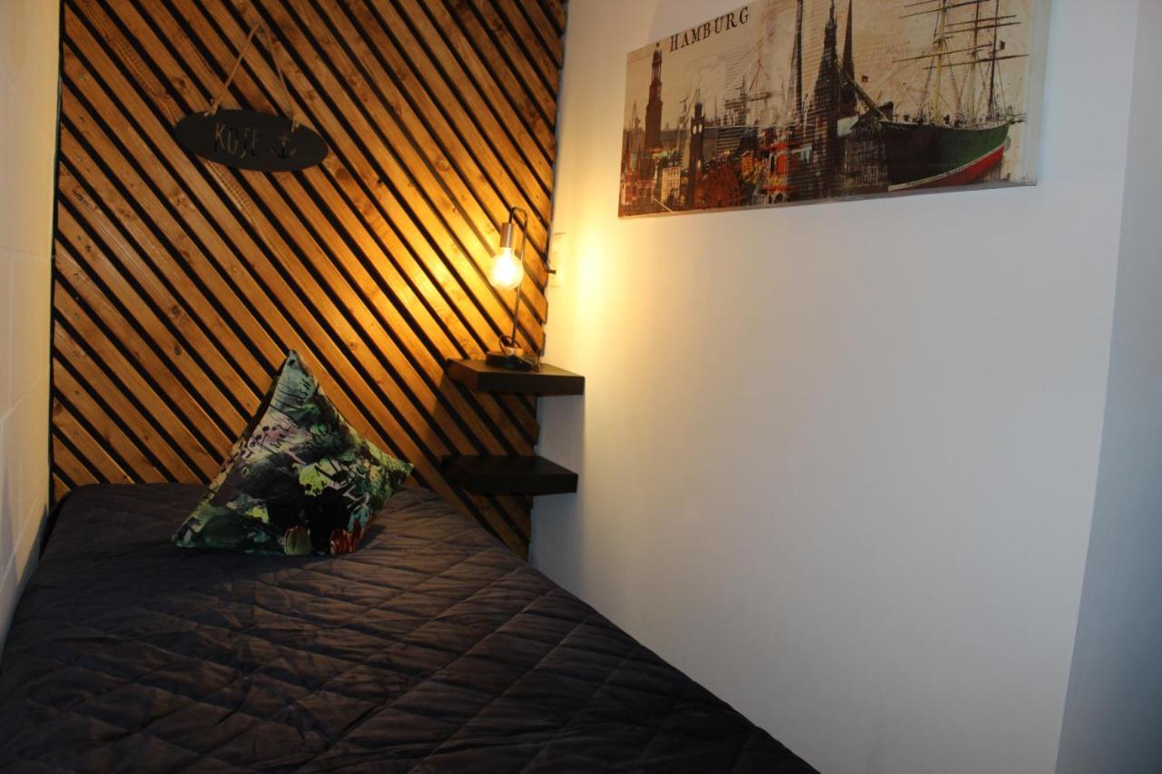 Kleine Souterrain Naehe Hamburg